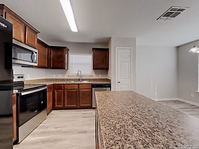 3810 Southern Sky San Antonio, TX 78222 photo 2