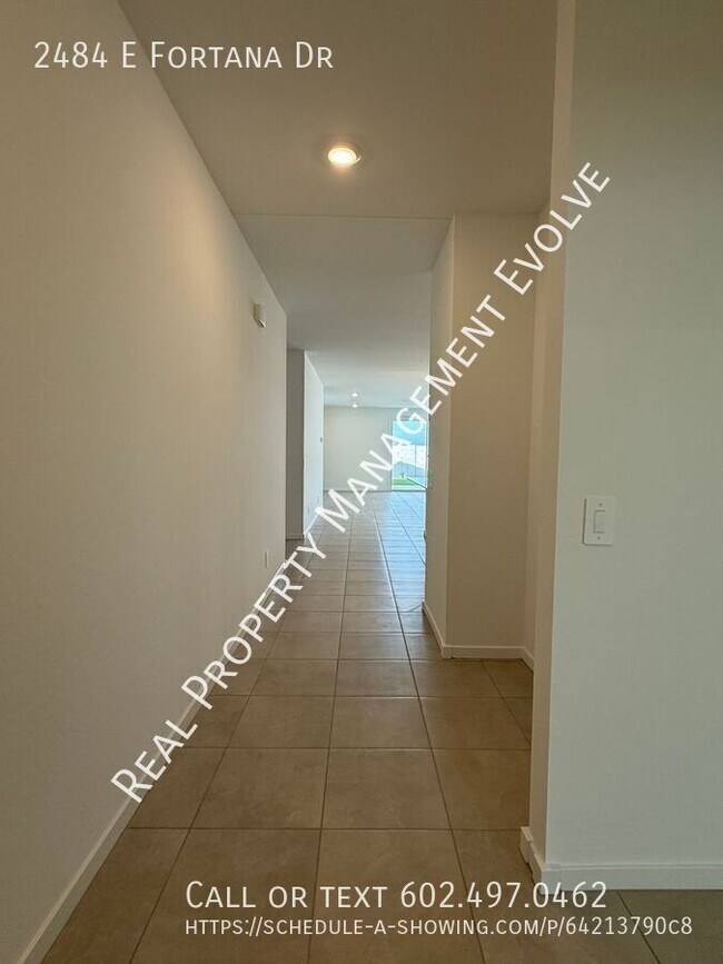 2484 Fortana Dr San Tan Valley, AZ 85143 photo 4