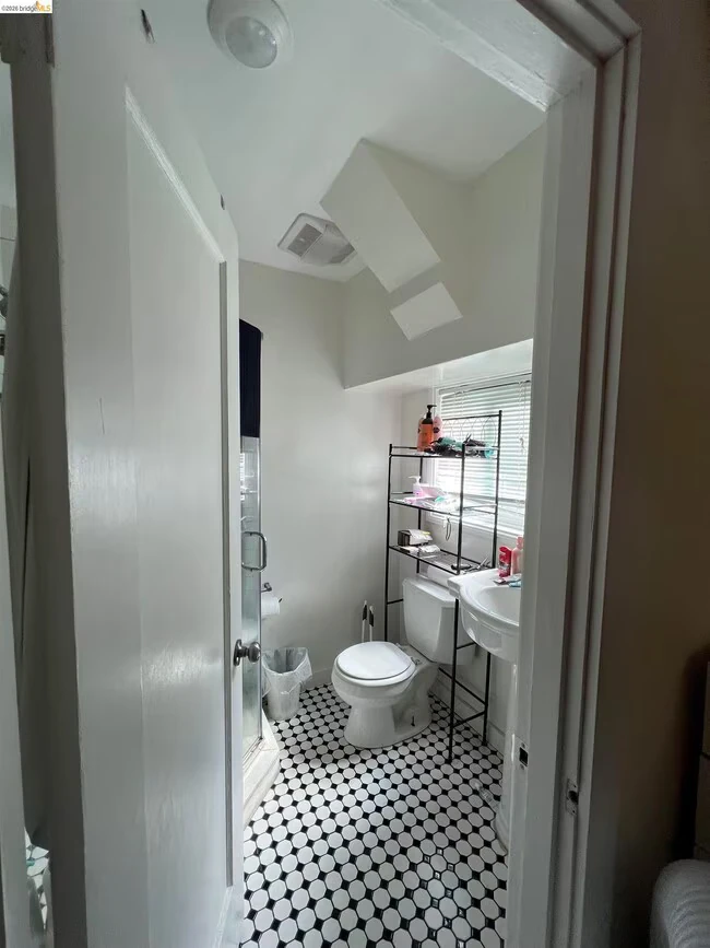 1532 Milvia St Berkeley, CA 94709 photo 4