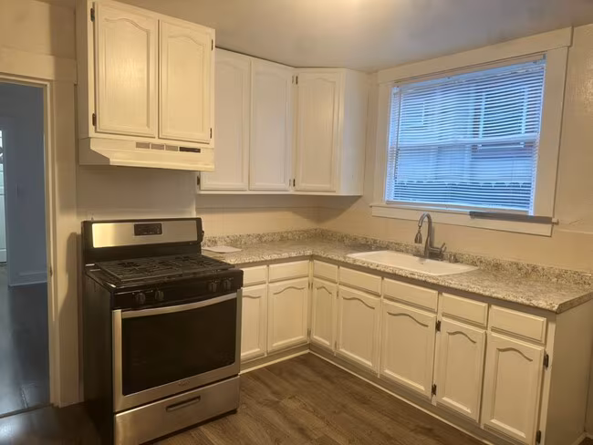 1015 47th St Emeryville, CA 94608 photo 4