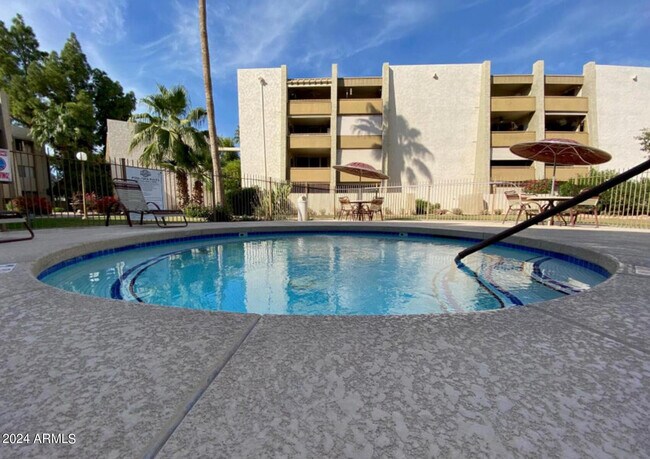 7625 E Camelback Rd Scottsdale, AZ 85251 photo 3