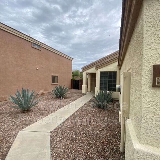864 S 239th Ln Buckeye, AZ 85326 photo 4