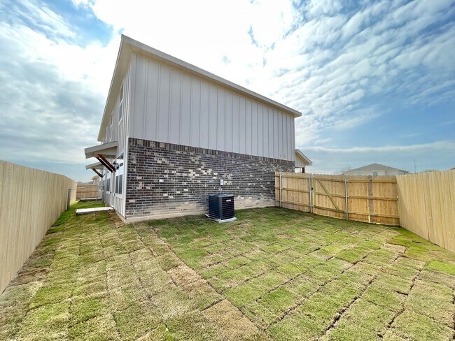1708 Castroville Trl Copperas Cove, TX 76522 photo 2