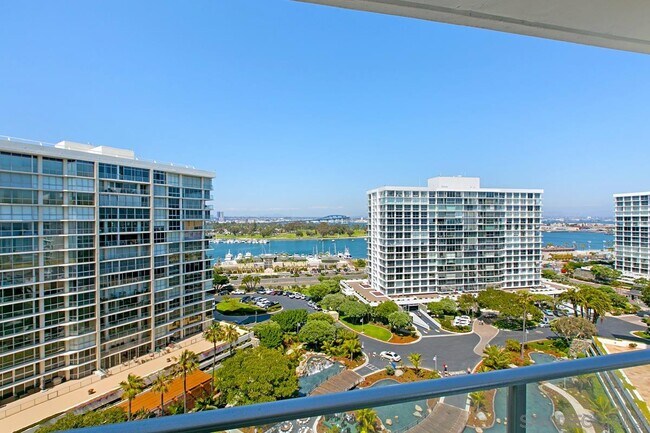 1760 Avenida Del Mundo Coronado, CA 92118 photo 2