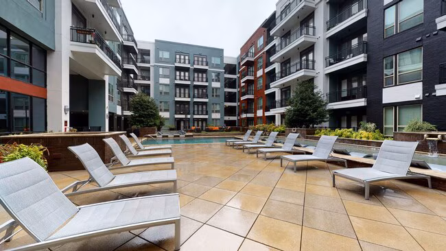 L2 Uptown photo 4