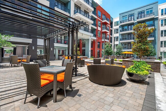 L2 Uptown photo 2