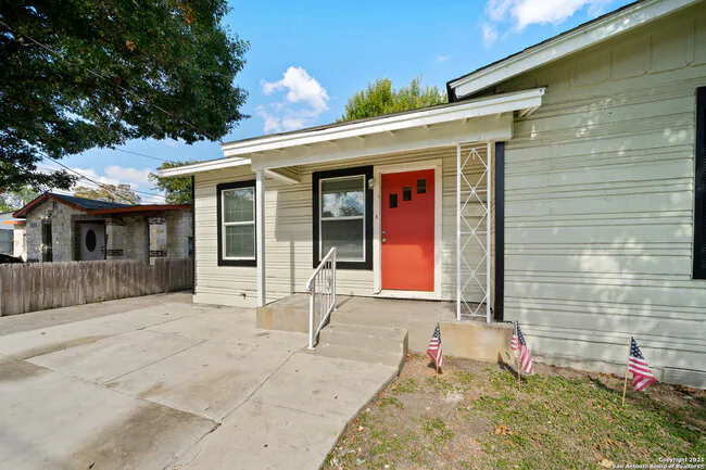 307 San Angelo Blvd San Antonio, TX 78212 photo 2