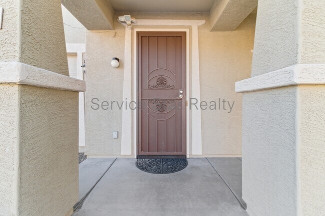 11017 W Elm St photo 3