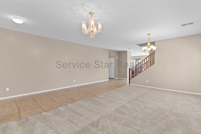 11017 W Elm St photo 4
