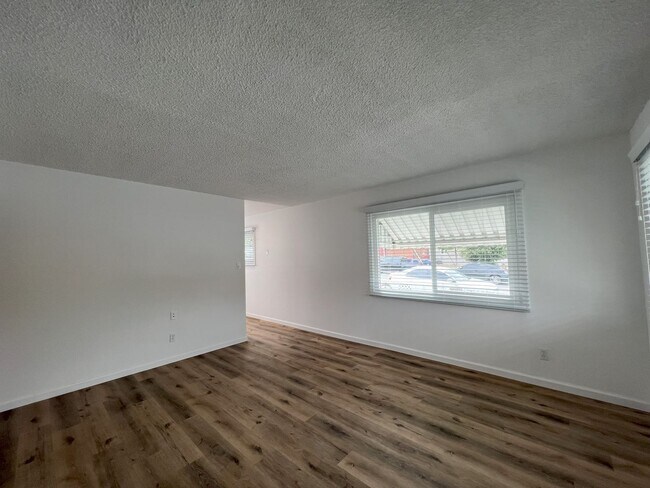 445-447 M Ave National City, CA 91950 photo 4