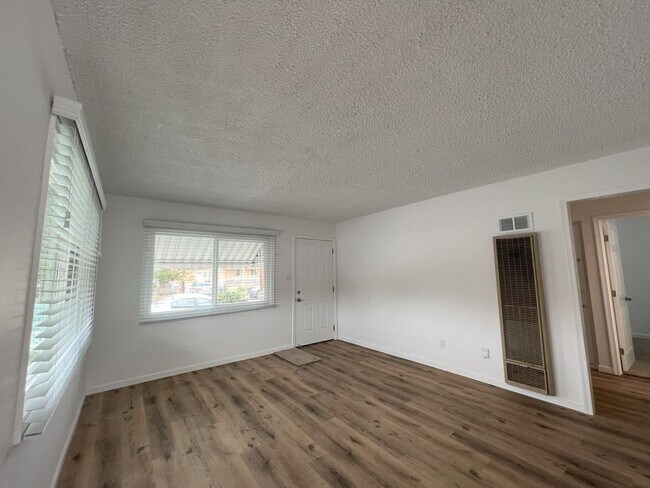 445-447 M Ave National City, CA 91950 photo 3