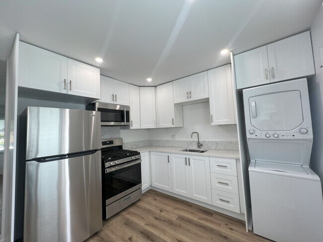445-447 M Ave National City, CA 91950 photo 2