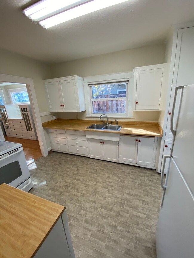 320 Bush St, Mountain View (Single Family) photo 4