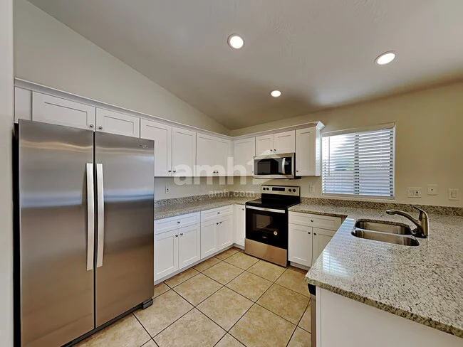 13365 W Desert Rock Dr Surprise, AZ 85374 photo 5