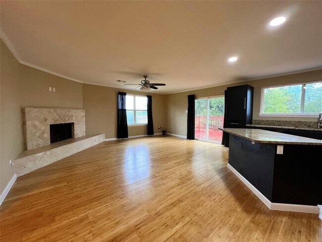 7212 Wilcox Dr The Colony, TX 75056 photo 2