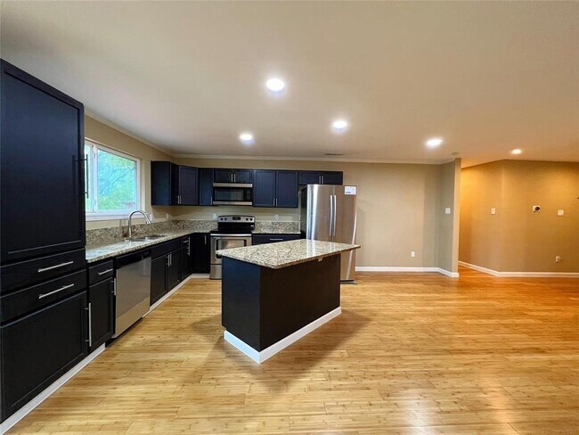 7212 Wilcox Dr The Colony, TX 75056 photo 3