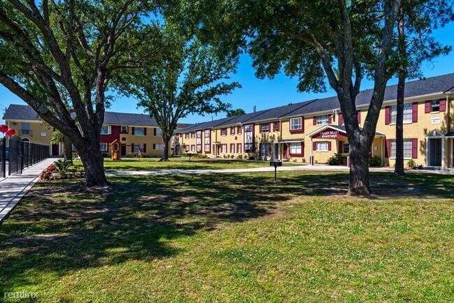 3030 S Broadway St La Porte, TX 77571 photo 5