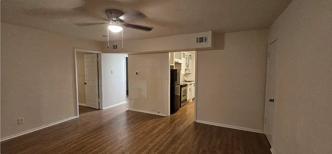 2216 Riverview Dr Irving, TX 75060 photo 3