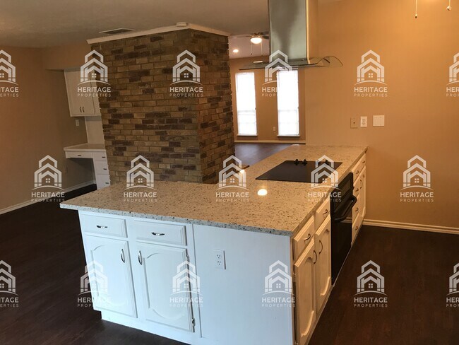 2004 Newbury Drive, Arlington, TX 76014 photo 4