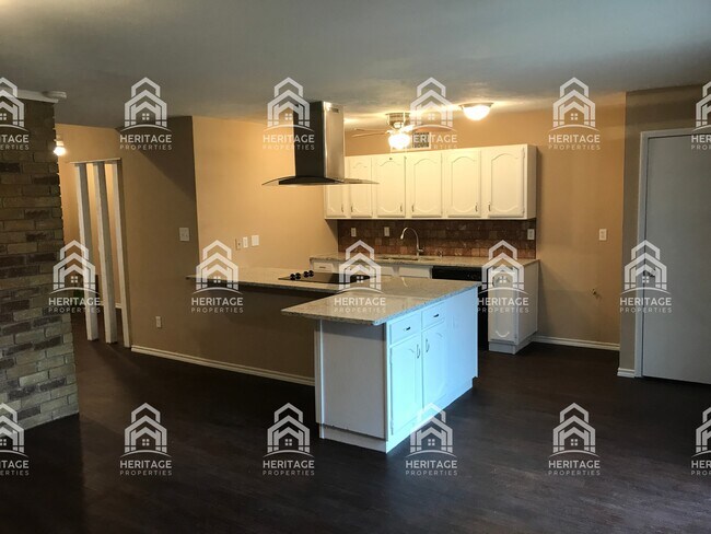 2004 Newbury Drive, Arlington, TX 76014 photo 2
