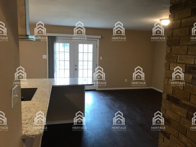 2004 Newbury Drive, Arlington, TX 76014 photo 5