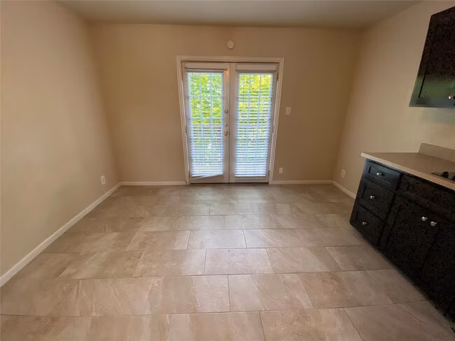 2402 Rio Grande photo 2