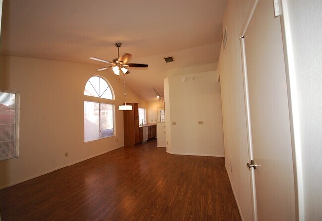 1725 E Carson Rd Phoenix, AZ 85042 photo 2