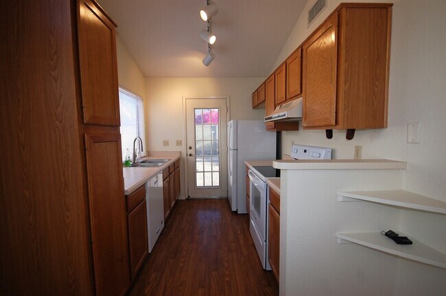 1725 E Carson Rd Phoenix, AZ 85042 photo 4