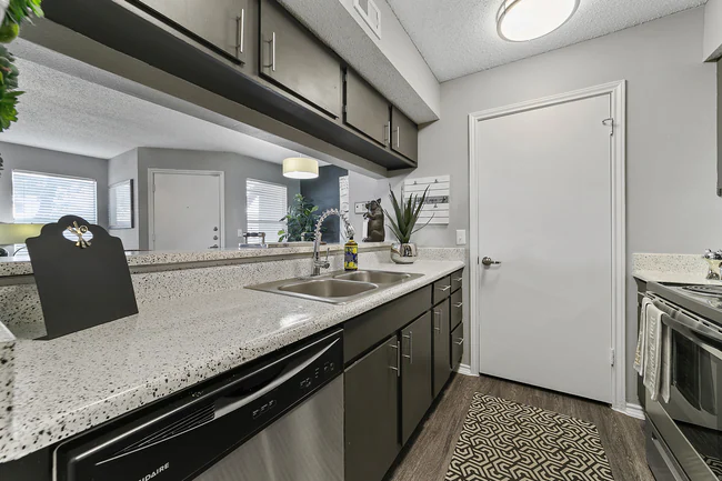 Westwind Apartments photo 2