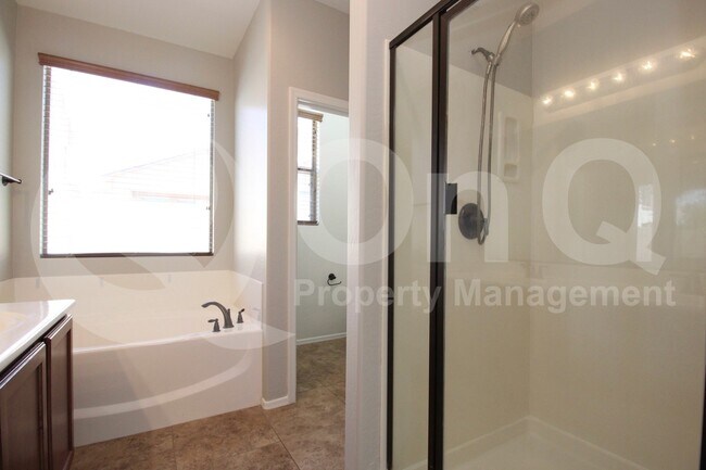 4072 E Cherry Hills Dr Chandler, AZ 85249 photo 5