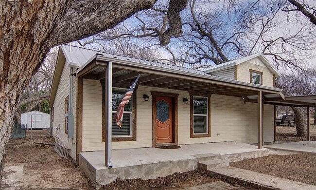 311 Soward Avenue, Weatherford, TX 76086 photo 3