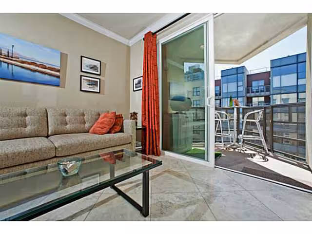 1225 Island Ave San Diego, CA 92101 photo 2