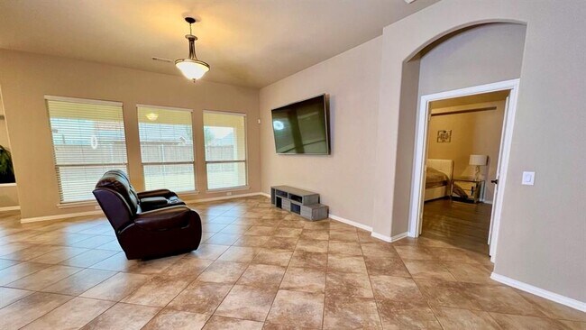 7255 Rueda, Grand Prairie, TX 75054 photo 4