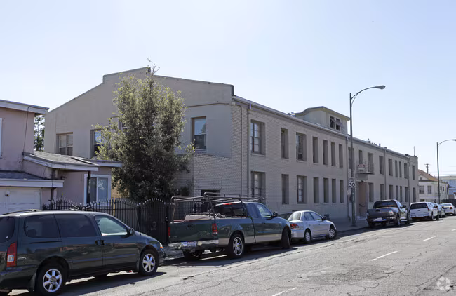 Fremont Apartments photo 2