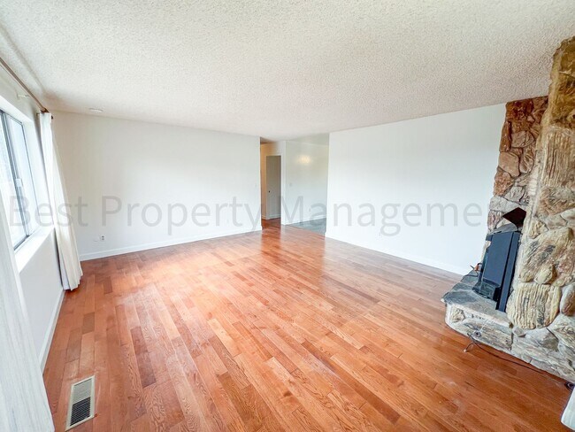 18949 Madison Avenue, Castro Valley, CA 94546 photo 4