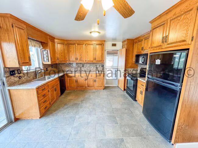 18949 Madison Avenue, Castro Valley, CA 94546 photo 5