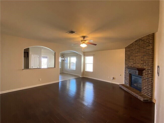 18501 Moreto Loop Pflugerville, TX 78660 photo 4