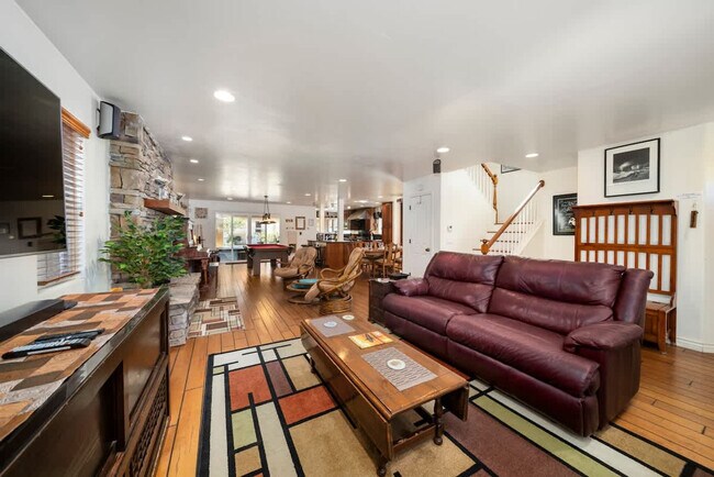 3464 Carlsbad Blvd Carlsbad, CA 92008 photo 2