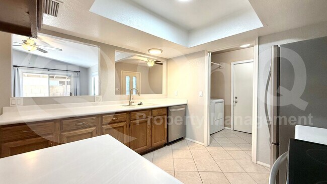2449 W Kiva Ave Mesa, AZ 85202 photo 4