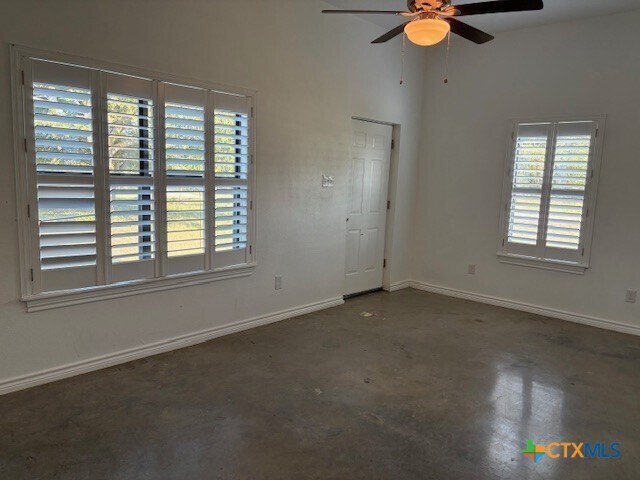 17307 Old 81 Troy, TX 76579 photo 4
