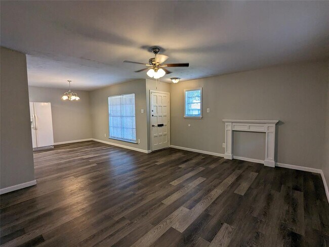 818 Calvin Dr Garland, TX 75041 photo 5