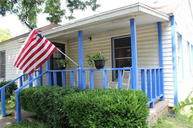 1216 Franklin Street, Weatherford, TX 76086 photo 4
