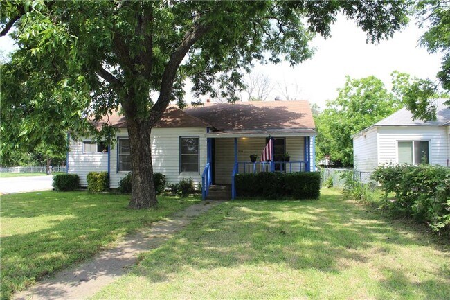1216 Franklin Street, Weatherford, TX 76086 photo 2