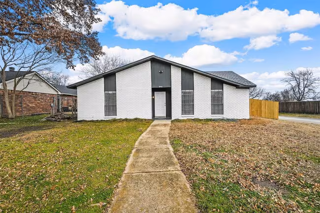 4940 Watkins Drive, The Colony, TX 75056 photo 2