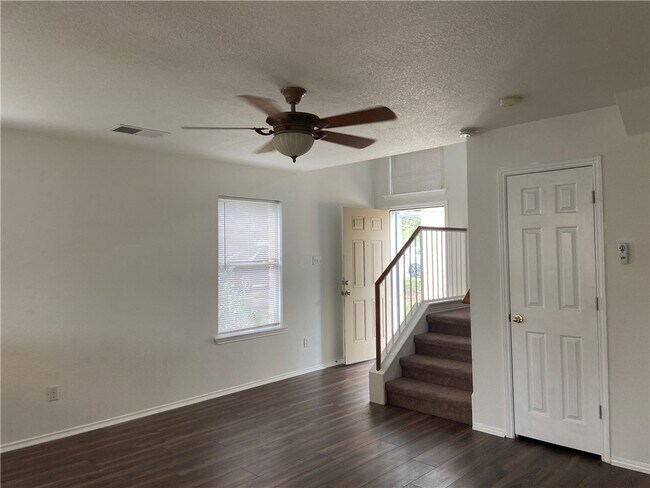1205 Dillon Lake Bend Leander, TX 78641 photo 3