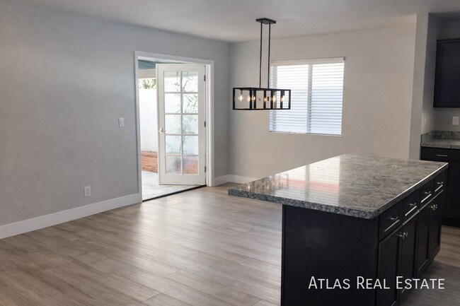 528 W La Jolla Dr Tempe, AZ 85282 photo 3