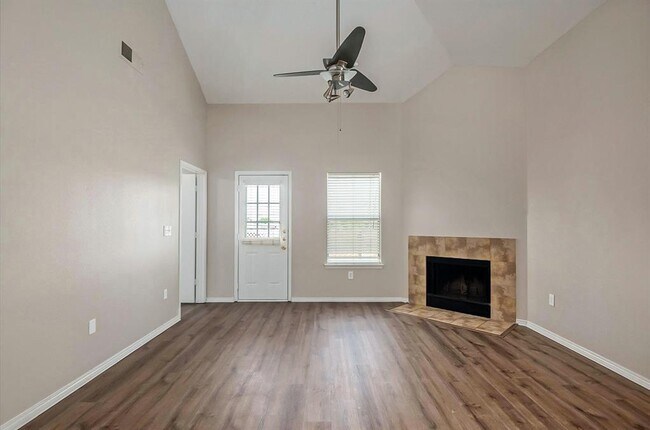 8912 Sunny Hollow Dr Fort Worth, TX 76179 photo 4