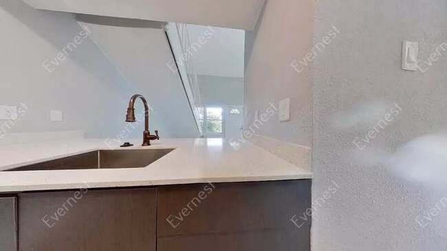 1916 Valley Hill Cir Austin, TX 78741 photo 5