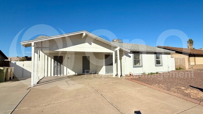 6212 W Tierra Buena Ln Glendale, AZ 85306 photo 2