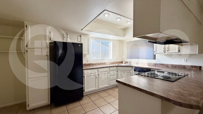 6212 W Tierra Buena Ln Glendale, AZ 85306 photo 3
